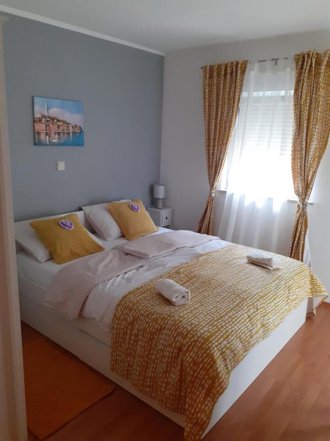 Lola Apartmani Rovinj Exterior photo